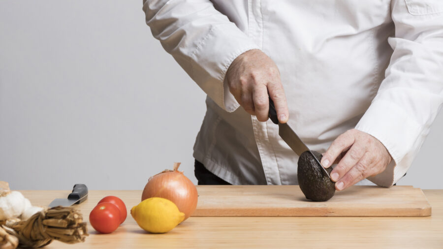 Beneficios de Aprender a Cocinar con Chefs Profesionales